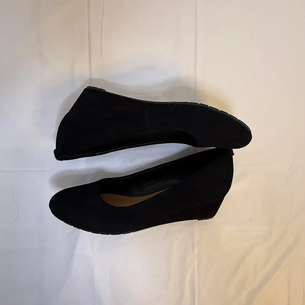 Clarks Artisan Black Suede Wedge Pumps Sz 9M - Picture 2 of 9